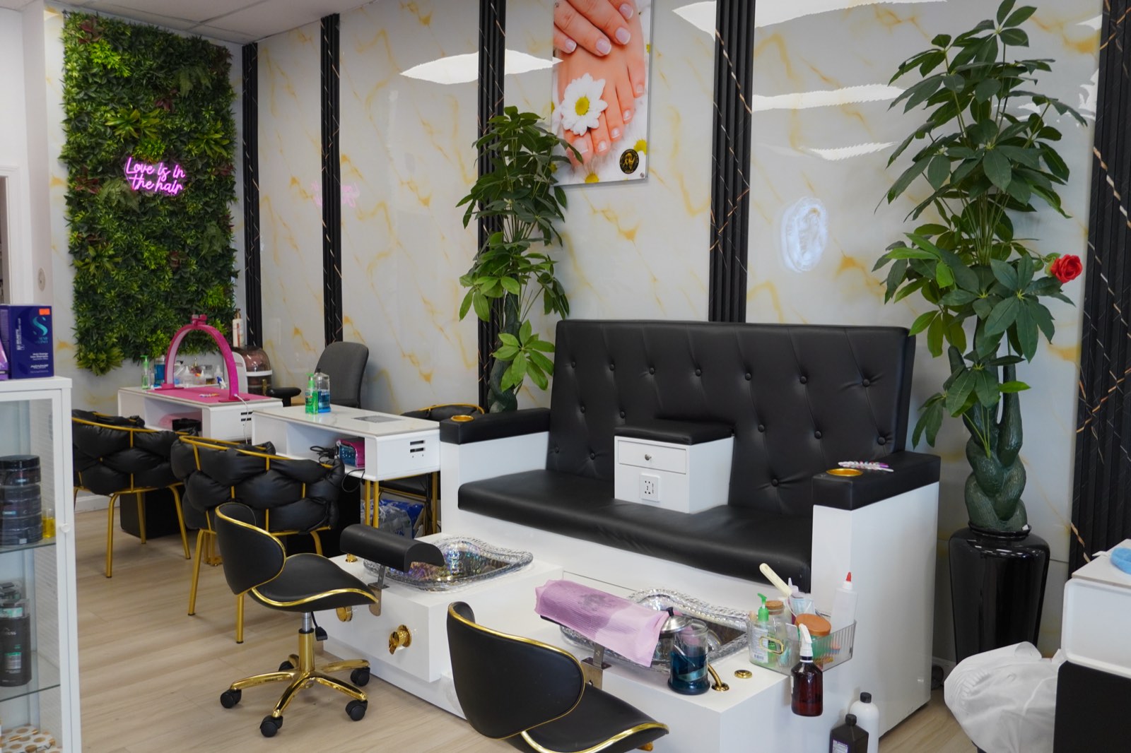 Pedicure station